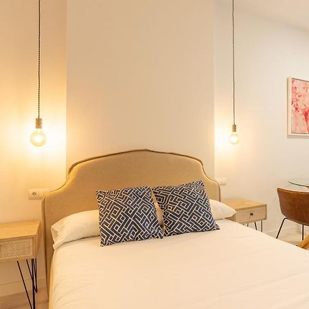 Апартаменты Urbe10 Plaza De La Constucion Premium Loft Малага Экстерьер фото