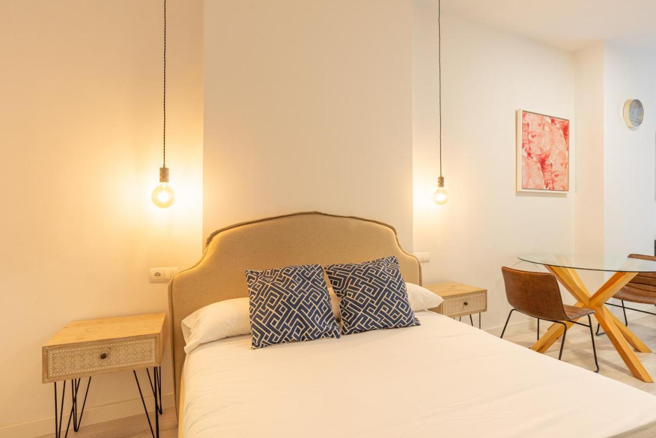Апартаменты Urbe10 Plaza De La Constucion Premium Loft Малага Экстерьер фото