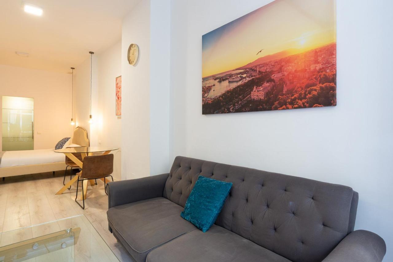 Апартаменты Urbe10 Plaza De La Constucion Premium Loft Малага Экстерьер фото